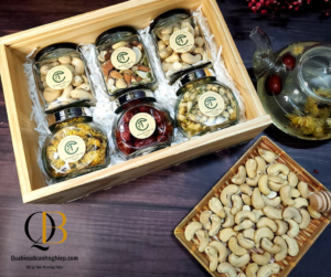 Set quà Tết gồm 6 loại hạt dinh dưỡng tốt cho sức khỏe đi kèm hộp